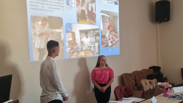 Учениците от ПГЛПТ получиха сертификати за участие в проект в Унгария