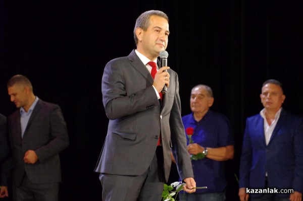 Нинова в Казанлък: БСП е гарант за стабилна икономика, социална защита и ненамеса във войната