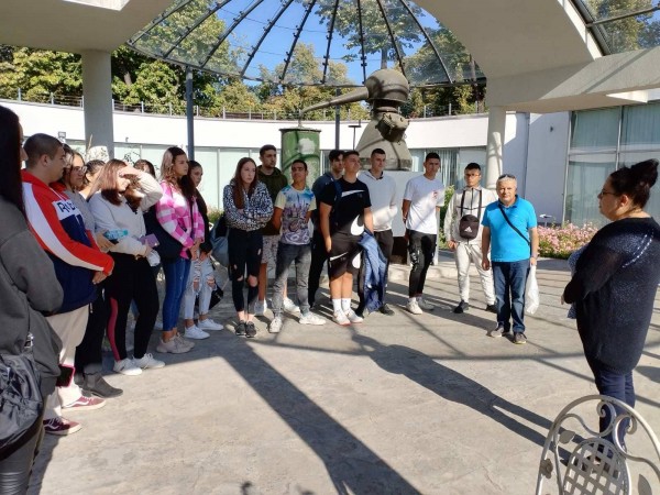 Екскурзоводите на ПГЛПТ отбелязаха Световния ден на туризма