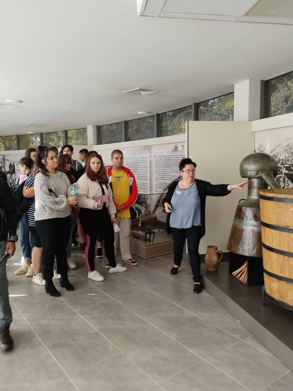 Екскурзоводите на ПГЛПТ отбелязаха Световния ден на туризма