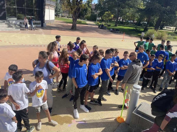 200 ученици се включиха в училищното щафетно бягане в Розариума