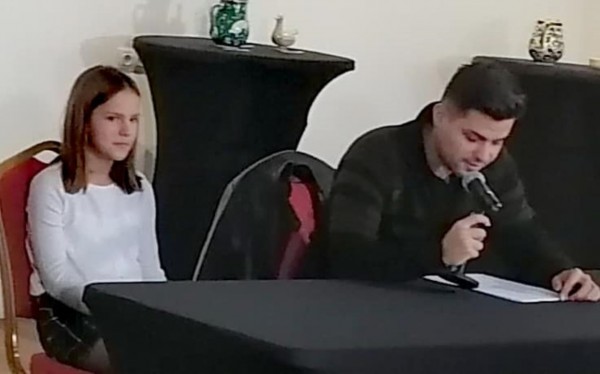 Версавия Янкова с награда от “Бодлите на таралежите“