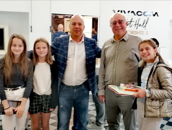 Версавия Янкова с награда от “Бодлите на таралежите“