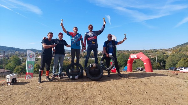 С 5 медала се завърнаха казанлъшките ендуристи от “Хард Ендуро Кирково“