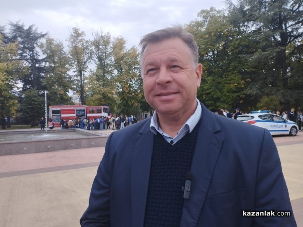 Близо 500 ученици посетиха откритите демонстрации на Полицията, Пожарната и БЧК