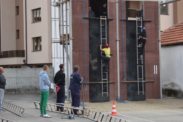 Състезатели от цялата страна мериха сили в турнир по пожароприложен спорт за Купа „Севт  III“ 