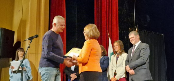 Кметът на Казанлък към общинските служители: Работете с усмивка!