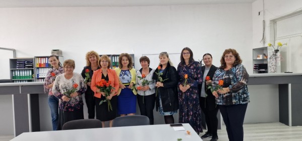 Кметът на Казанлък към общинските служители: Работете с усмивка!