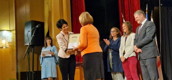 Кметът на Казанлък към общинските служители: Работете с усмивка!