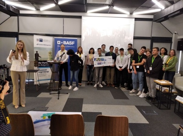 Ученици на МГ първи в страната в национален “зелен“ конкурс