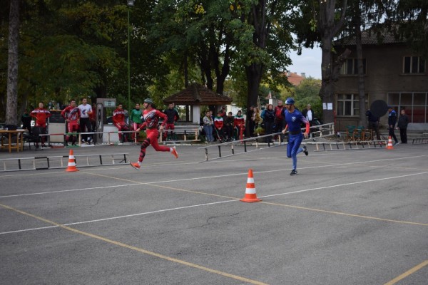 Състезатели от цялата страна мериха сили в турнир по пожароприложен спорт за Купа „Севт  III“ 