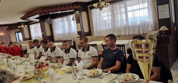 Галина Стоянова и Владимир Спасов поздравиха футболните отбори на Розите и “М+С Хидравлик“ за успешната 2022 г.