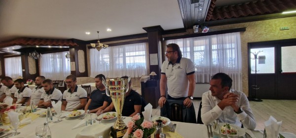 Галина Стоянова и Владимир Спасов поздравиха футболните отбори на Розите и “М+С Хидравлик“ за успешната 2022 г.