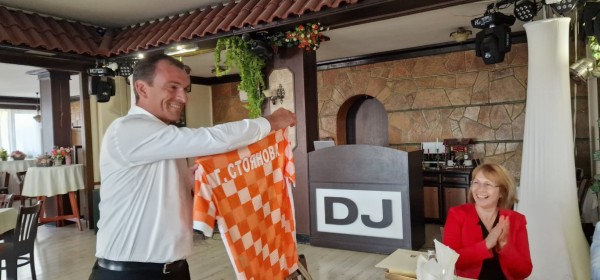 Галина Стоянова и Владимир Спасов поздравиха футболните отбори на Розите и “М+С Хидравлик“ за успешната 2022 г.