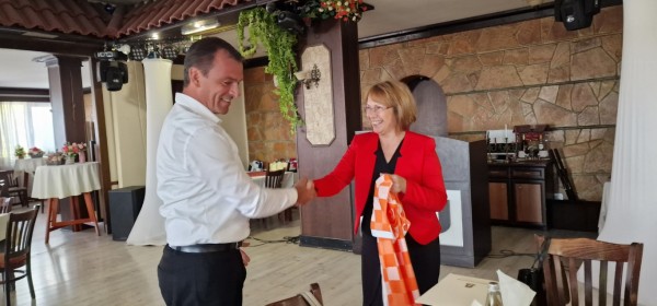 Галина Стоянова и Владимир Спасов поздравиха футболните отбори на Розите и “М+С Хидравлик“ за успешната 2022 г.