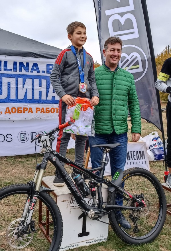 Казанлъчанинът Христо Кусев спечели скоростното изкачване до хижа „Божур”