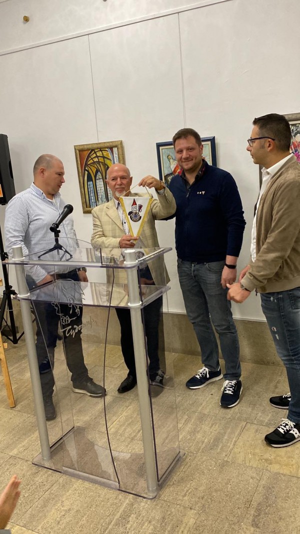 Близо 8 000 лв. раздаде фондация “Георги Пейчинов“ на талантливите деца на Казанлък