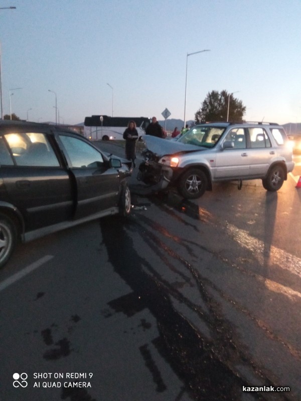 Отнето предимство доведе до челен сблъсък вчера, на надлеза