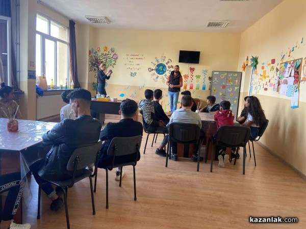 Караджов от „Бригада нов дом” се срещна с ученици в с. Ръжена