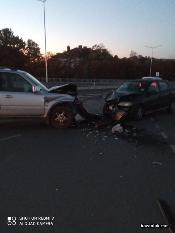 Отнето предимство доведе до челен сблъсък вчера, на надлеза