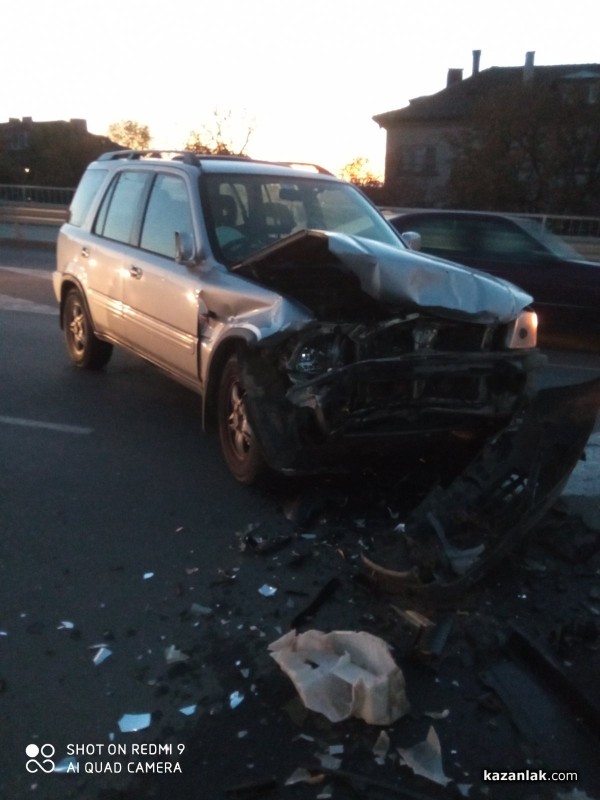 Отнето предимство доведе до челен сблъсък вчера, на надлеза