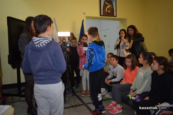 Четвъртокласници от ОУ „Паисий Хилендарски“ влязоха в ролята на журналисти за час 