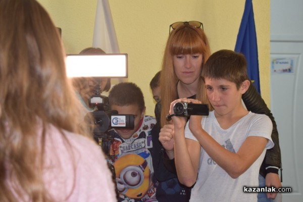 Четвъртокласници от ОУ „Паисий Хилендарски“ влязоха в ролята на журналисти за час 