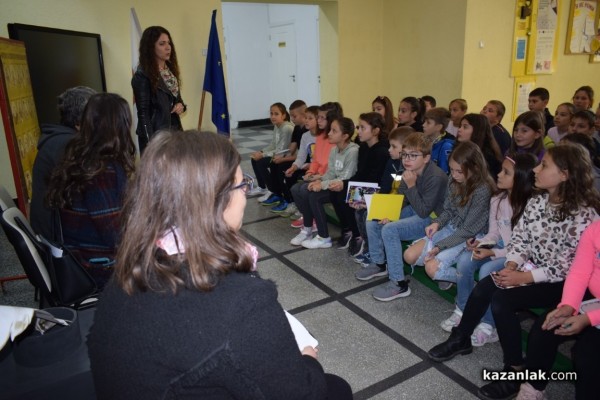 Четвъртокласници от ОУ „Паисий Хилендарски“ влязоха в ролята на журналисти за час 