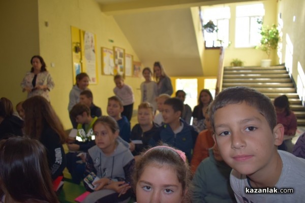 Четвъртокласници от ОУ „Паисий Хилендарски“ влязоха в ролята на журналисти за час 