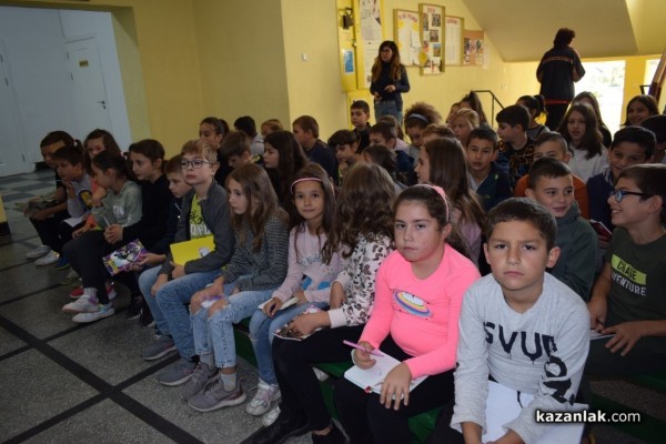 Четвъртокласници от ОУ „Паисий Хилендарски“ влязоха в ролята на журналисти за час 