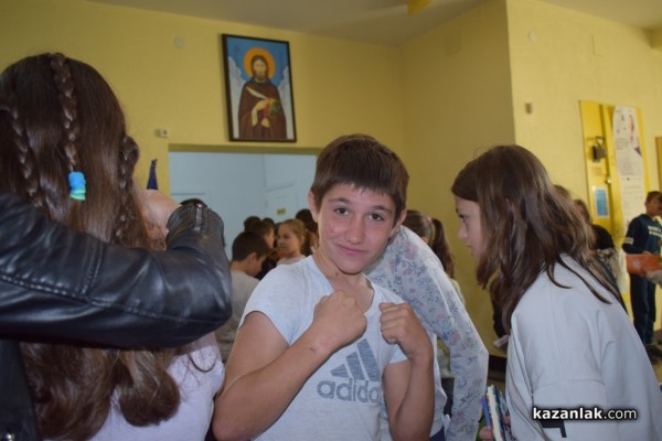 Четвъртокласници от ОУ „Паисий Хилендарски“ влязоха в ролята на журналисти за час 