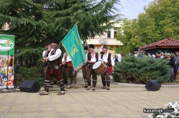 След двегодишна пауза Голямо Дряново отново събра стотици хора на Фестивала на ореха 