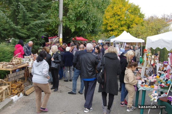 След двегодишна пауза Голямо Дряново отново събра стотици хора на Фестивала на ореха 