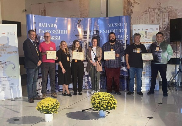 Отличиха изложбата ,,La Belle Rose. Мистичната сила на малкото цвете“ 