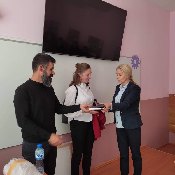 Част от екипа на Художествената галерия гостува с интересна лекция в ОУ “Георги Кирков“