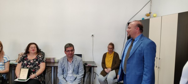 Учител на ППМГ “Никола Обрешков“ получи престижна награда