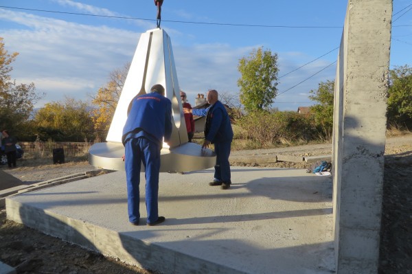 Скулптурата на Ясеновския войнишки паметник е поставена