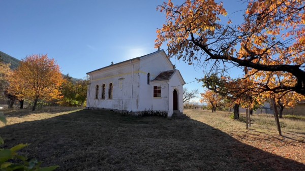  Митрополит Киприан служи в казанлъшкото село Горно Изворово