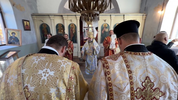  Митрополит Киприан служи в казанлъшкото село Горно Изворово