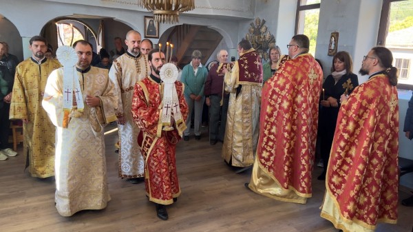 Митрополит Киприан служи в казанлъшкото село Горно Изворово