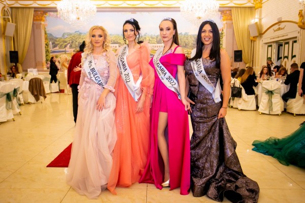 Казанлъчанката Славяна Драгнева стана първа подгласничка в конкурса Мисис България 2022