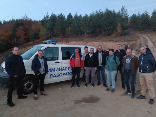 Бъдещи полицаи от казанлъшката школа станаха част от следствен експеримент