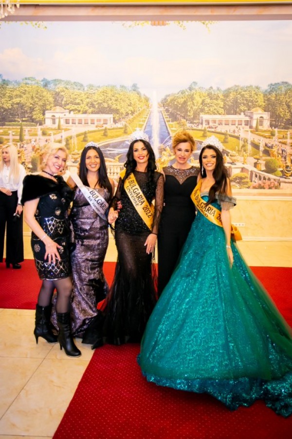 Казанлъчанката Славяна Драгнева стана първа подгласничка в конкурса Мисис България 2022