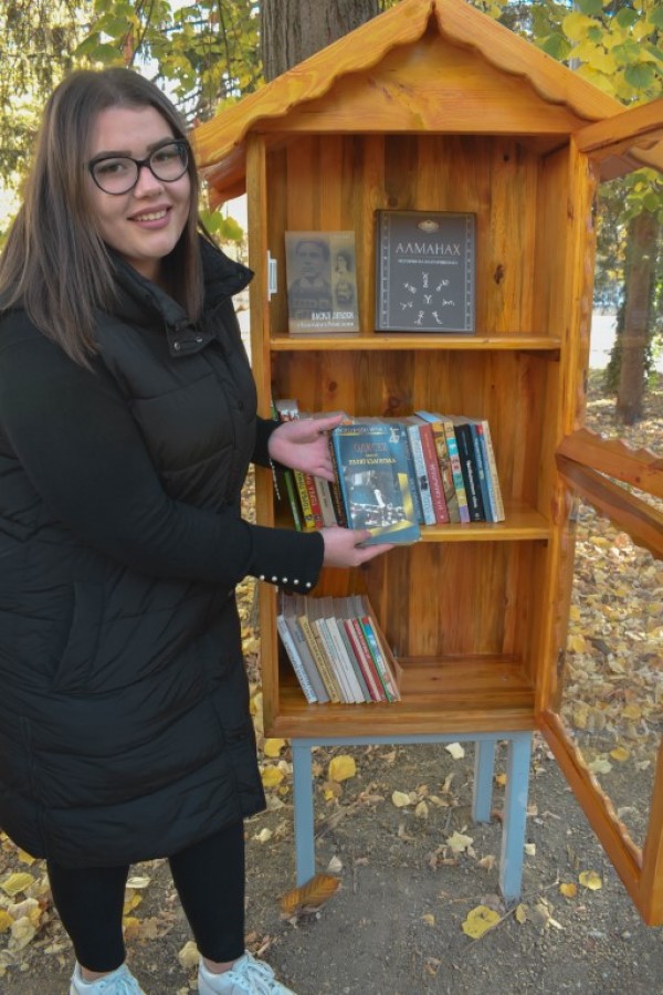 Учениците от ПГЛПТ писаха с дигиталните почерци на Левски и Ботев