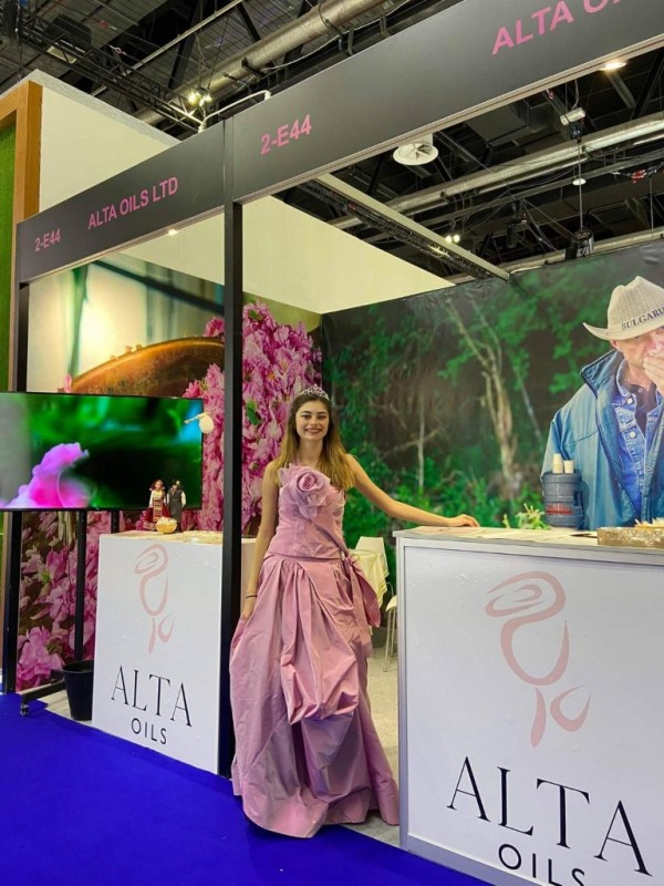 Царица Роза 2022 Белослава Желева бе част от Beautyworld Middle East