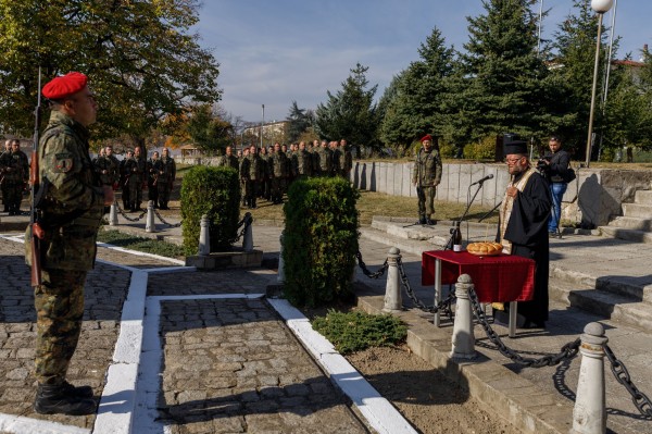 С военен ритуал-панихида в Казанлък и Карлово бе почетена паметта на загиналите за България воини