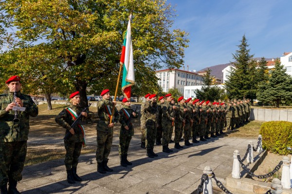 С военен ритуал-панихида в Казанлък и Карлово бе почетена паметта на загиналите за България воини