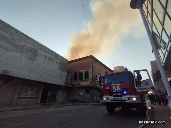 Кино България гори / ВИДЕО / ОБНОВЯВА СЕ