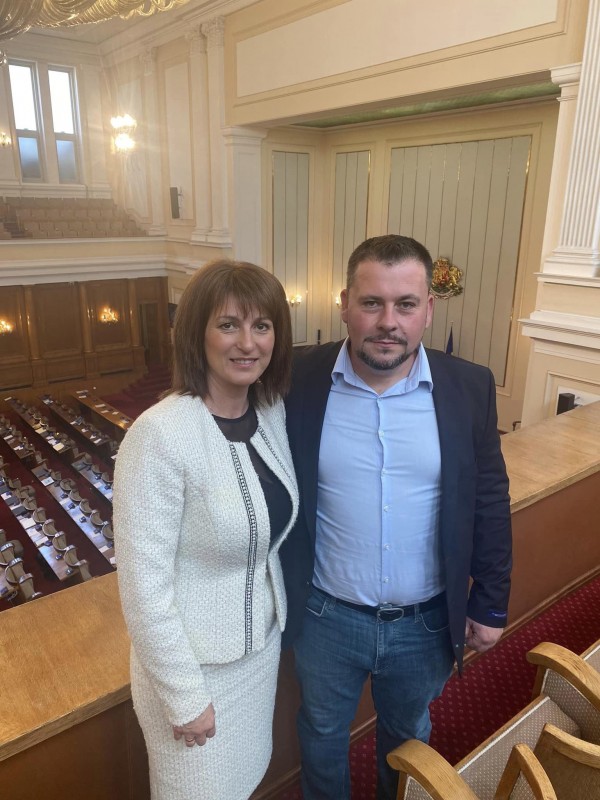 Кметове, общински съветници и част от екипа на общината посетиха Парламента