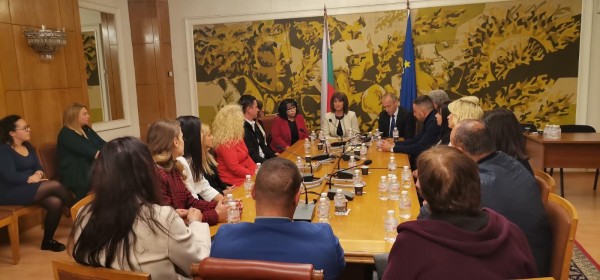 Кметове, общински съветници и част от екипа на общината посетиха Парламента